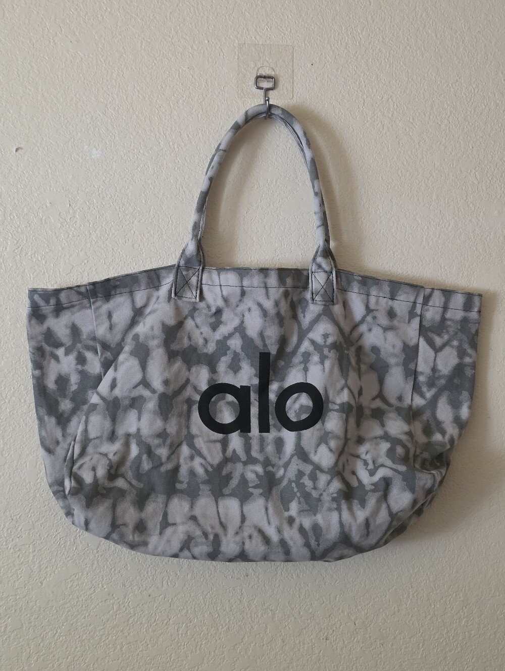 ALO Yoga Gray Tie-Dye Canvas Tote with Logo